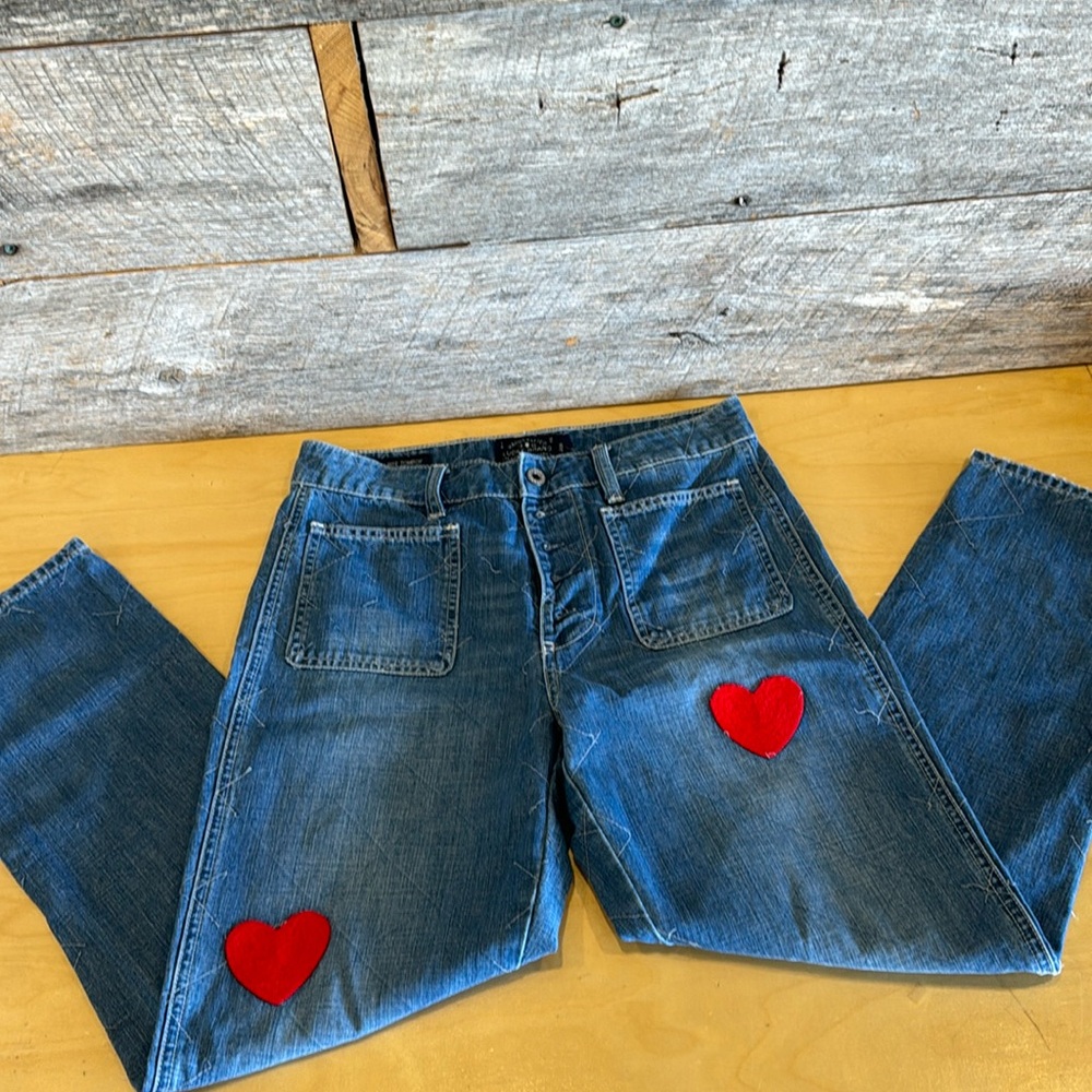 Lucky Brand jeans with no tags. Light wear to them.